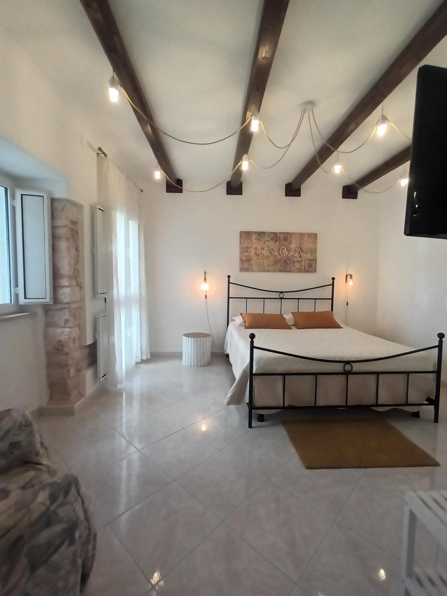 Antiche Mura Apartment Cielo di Puglia -2 matrimoniali, cucina,letto singolo e terrazzo Turi Esterno foto