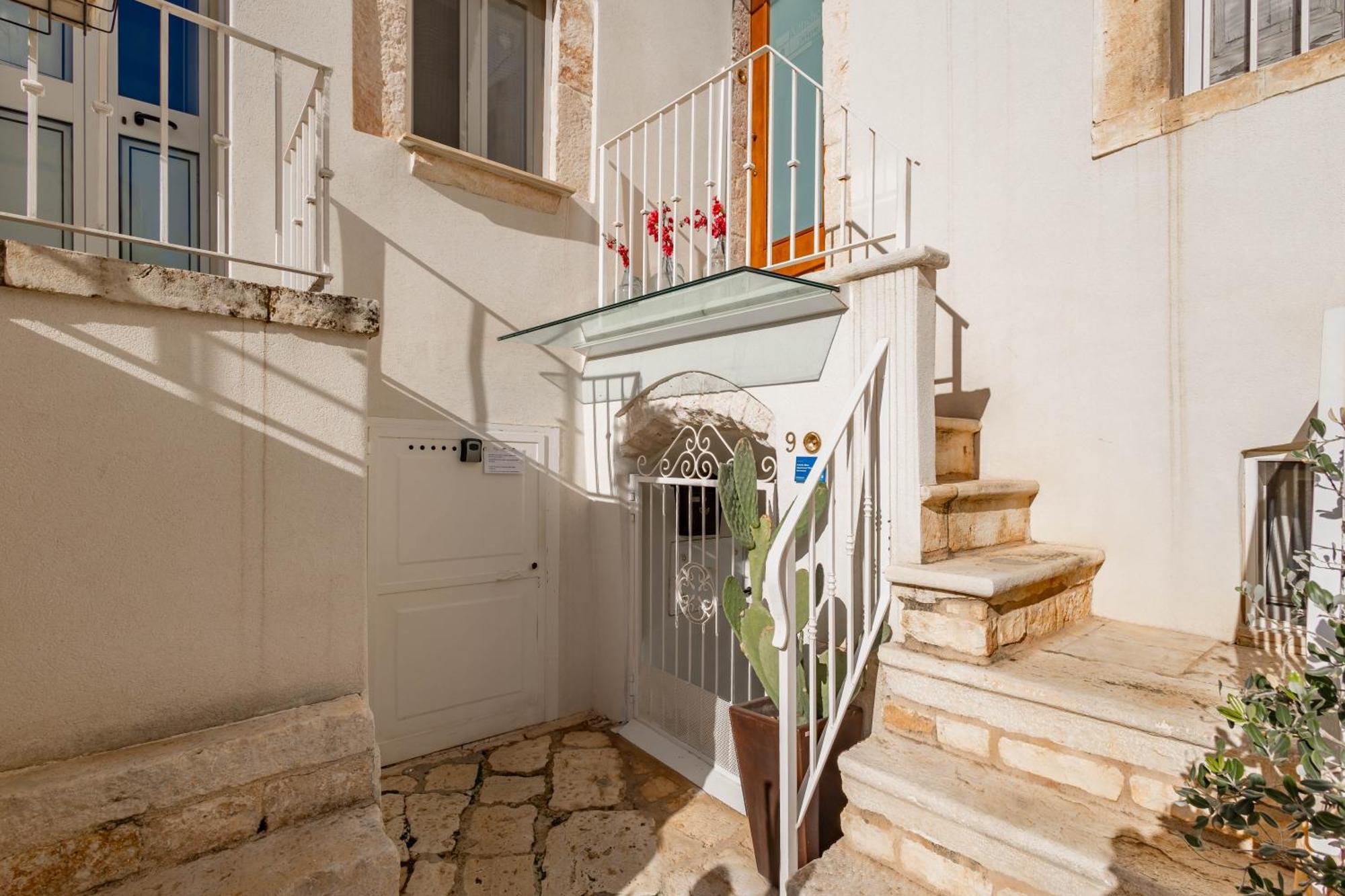 Antiche Mura Apartment Cielo di Puglia -2 matrimoniali, cucina,letto singolo e terrazzo Turi Esterno foto