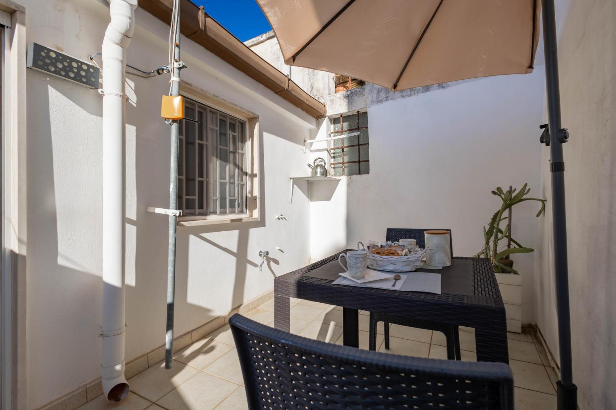 Antiche Mura Apartment Cielo di Puglia -2 matrimoniali, cucina,letto singolo e terrazzo Turi Esterno foto