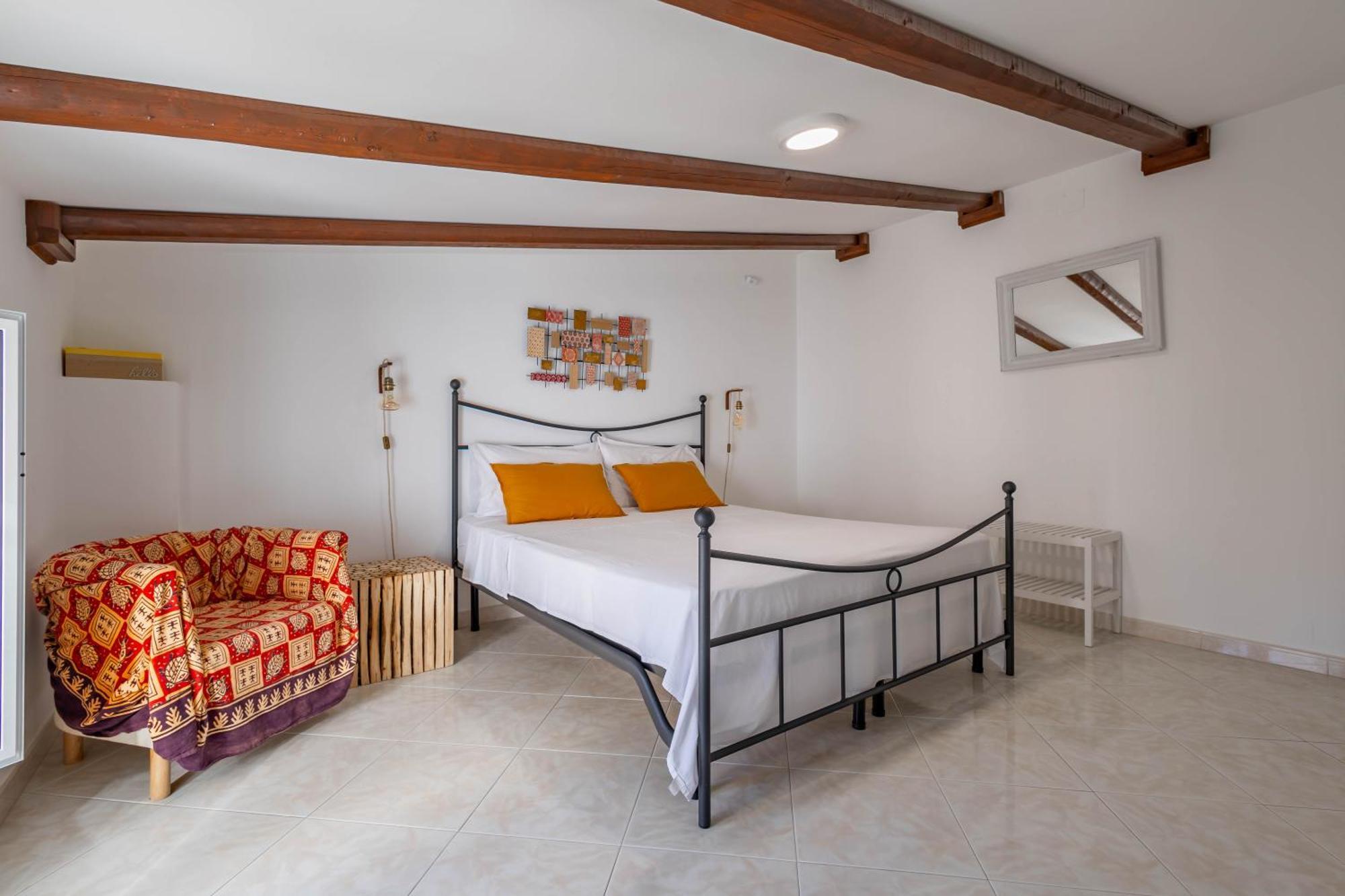 Antiche Mura Apartment Cielo di Puglia -2 matrimoniali, cucina,letto singolo e terrazzo Turi Esterno foto