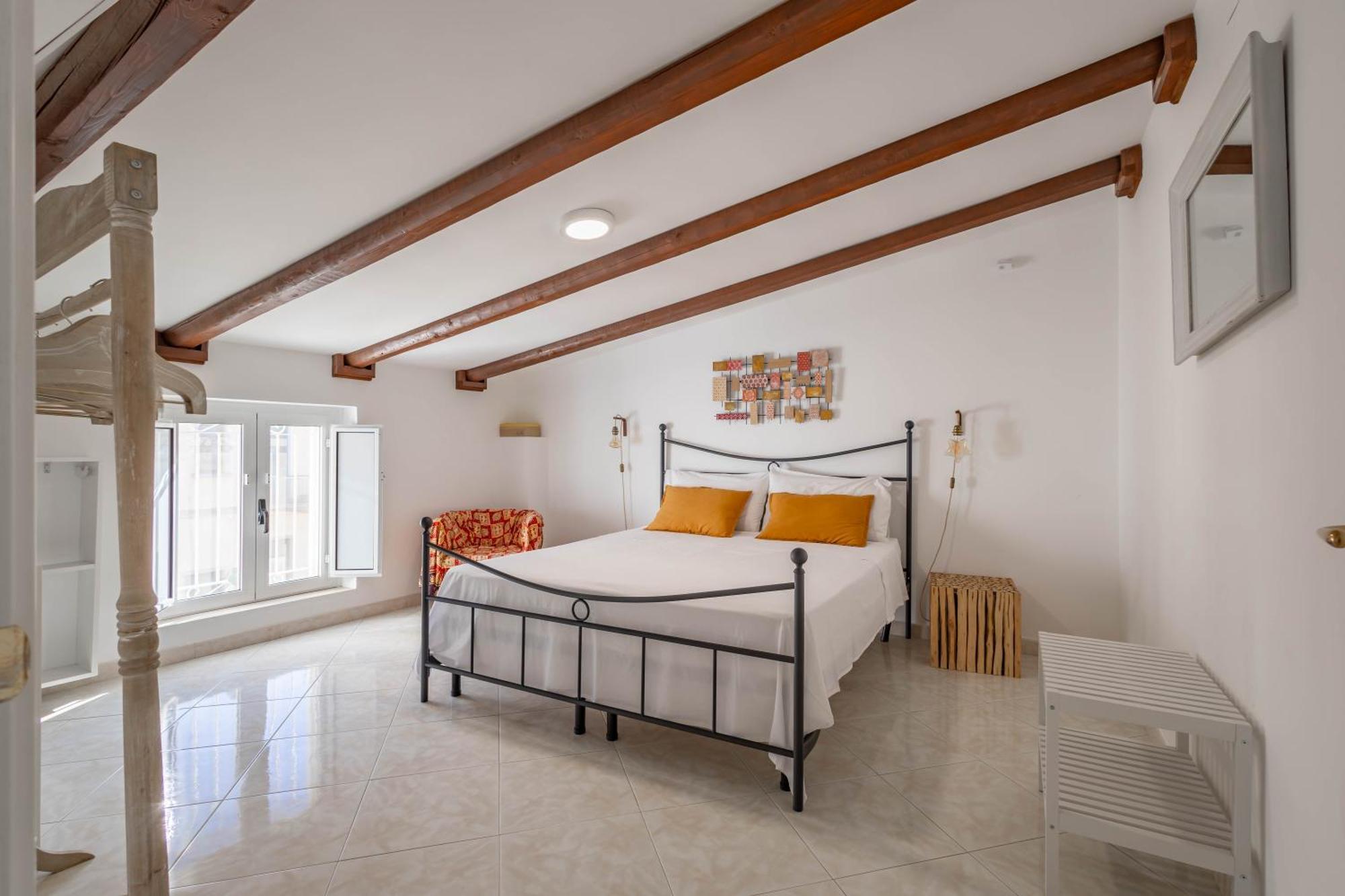 Antiche Mura Apartment Cielo di Puglia -2 matrimoniali, cucina,letto singolo e terrazzo Turi Esterno foto
