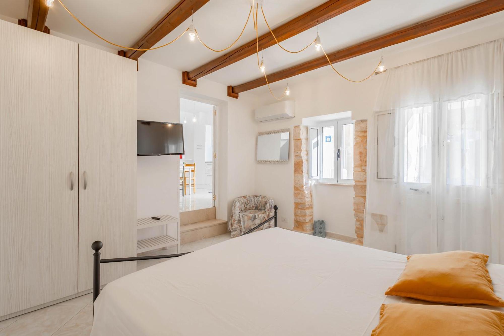Antiche Mura Apartment Cielo di Puglia -2 matrimoniali, cucina,letto singolo e terrazzo Turi Esterno foto