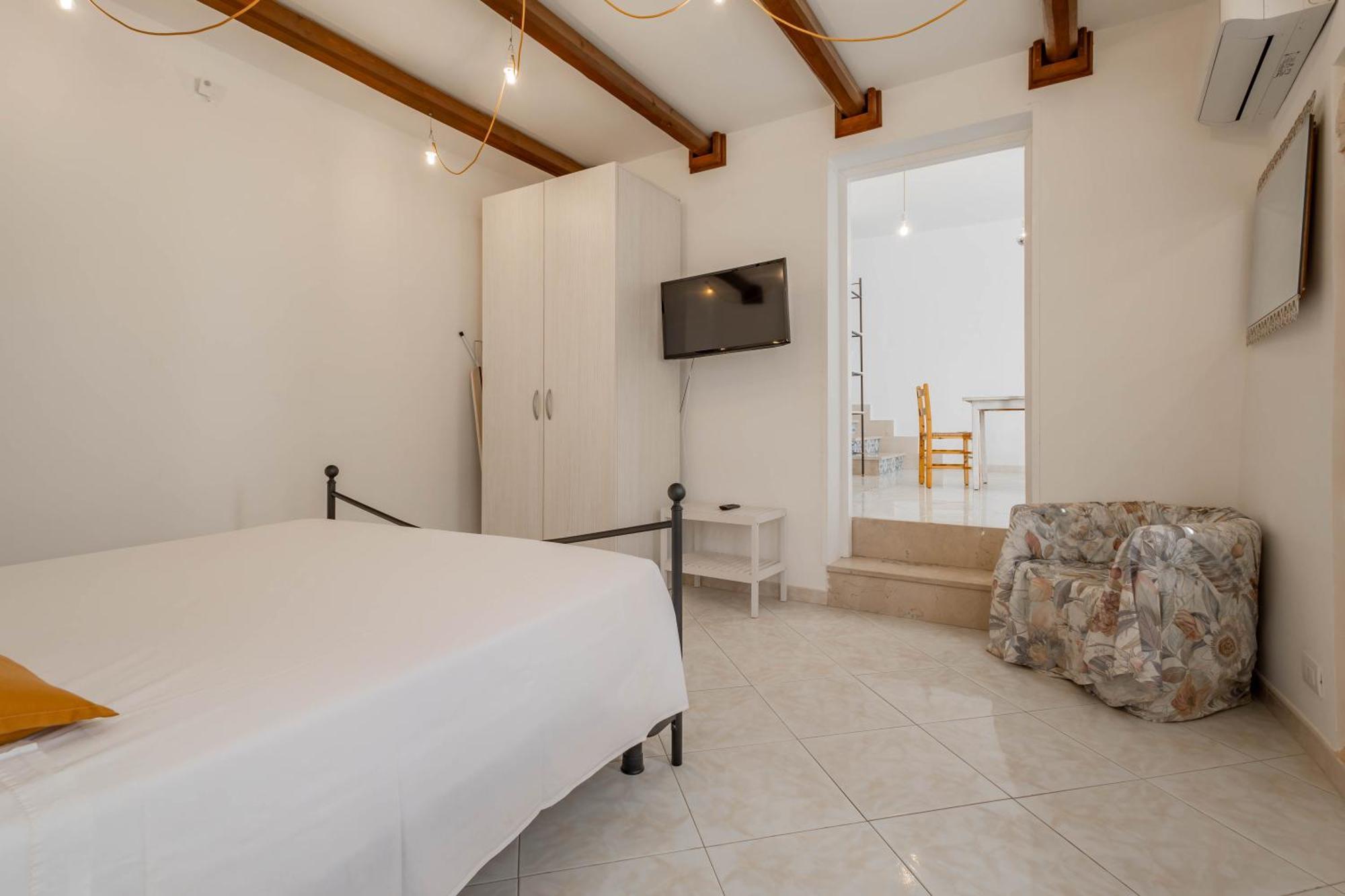 Antiche Mura Apartment Cielo di Puglia -2 matrimoniali, cucina,letto singolo e terrazzo Turi Esterno foto